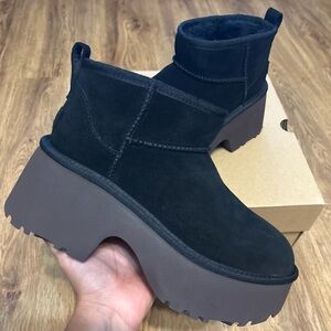 UGG black suede wool platform heeled ankle boots booties shoes women’s 8 new